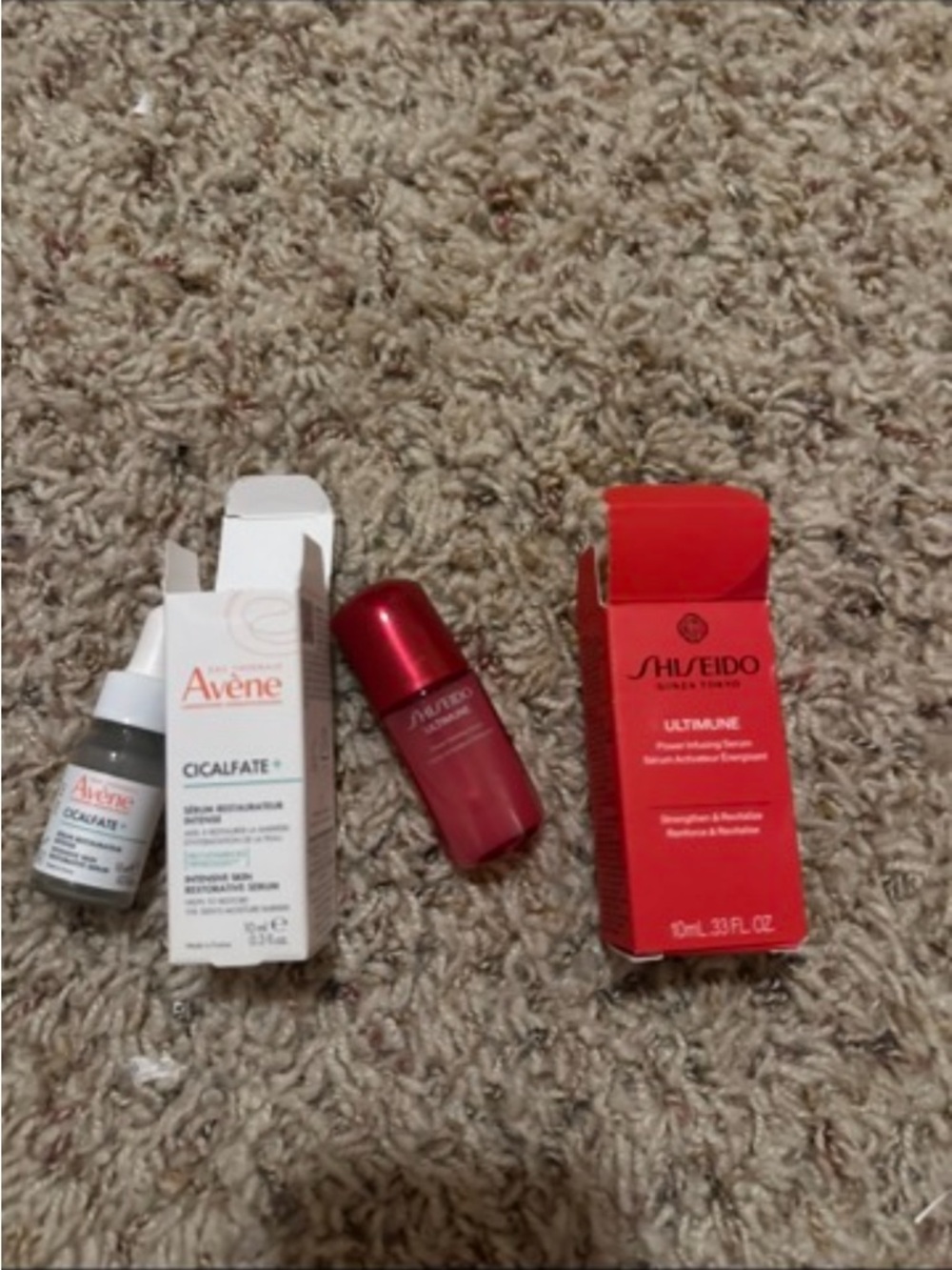 Shiseido Ultimune Serum Bottle in Deep Red Packaging - Picture 2 of 2